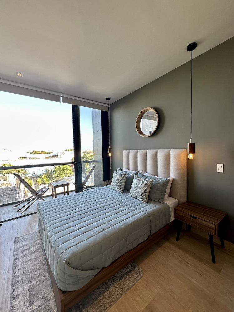 Comfortable Condo Amazing Rooftop