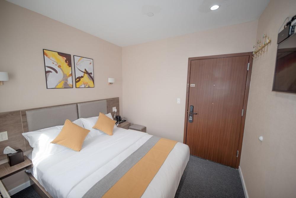 Flushing Garden Hotel