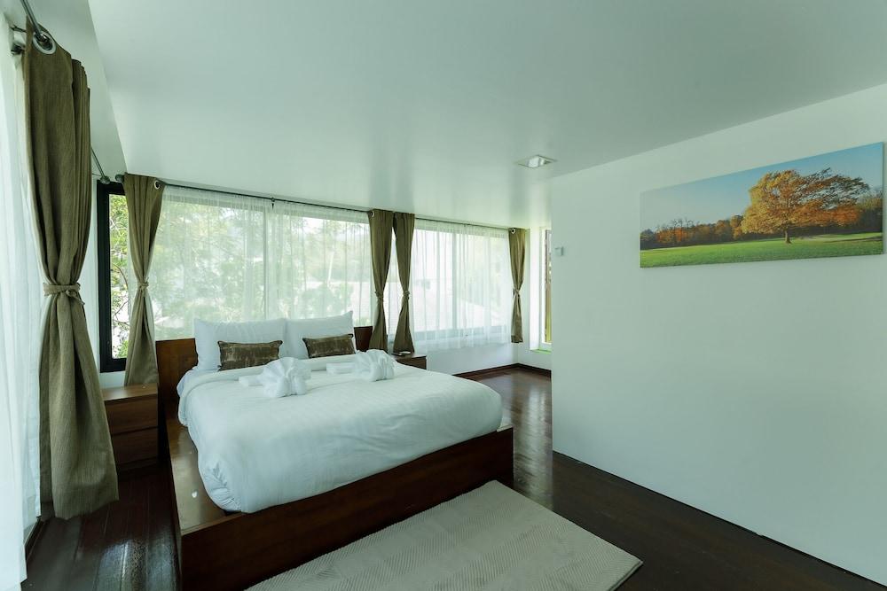 Pool villa at Kamala Regent by Lofty