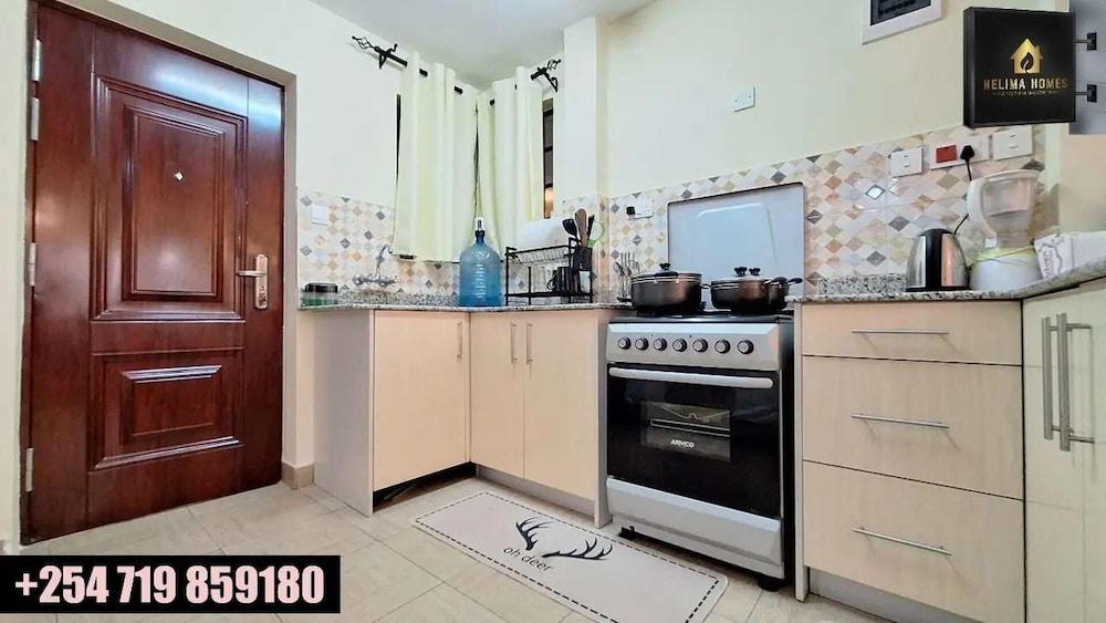 1 Bed Flat - Sleeps 2 - Parking - Wifi