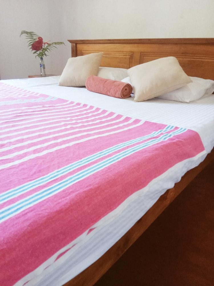 Charming 2-bed Apartment in Weligama