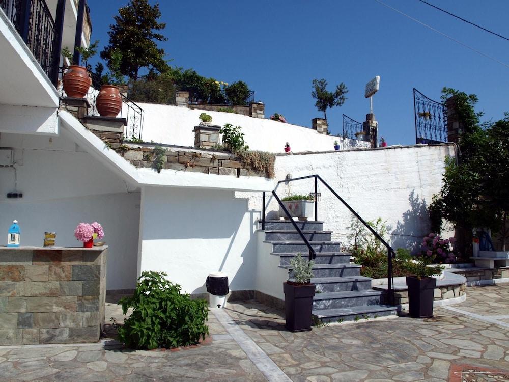 Paradeisos Double Room 1