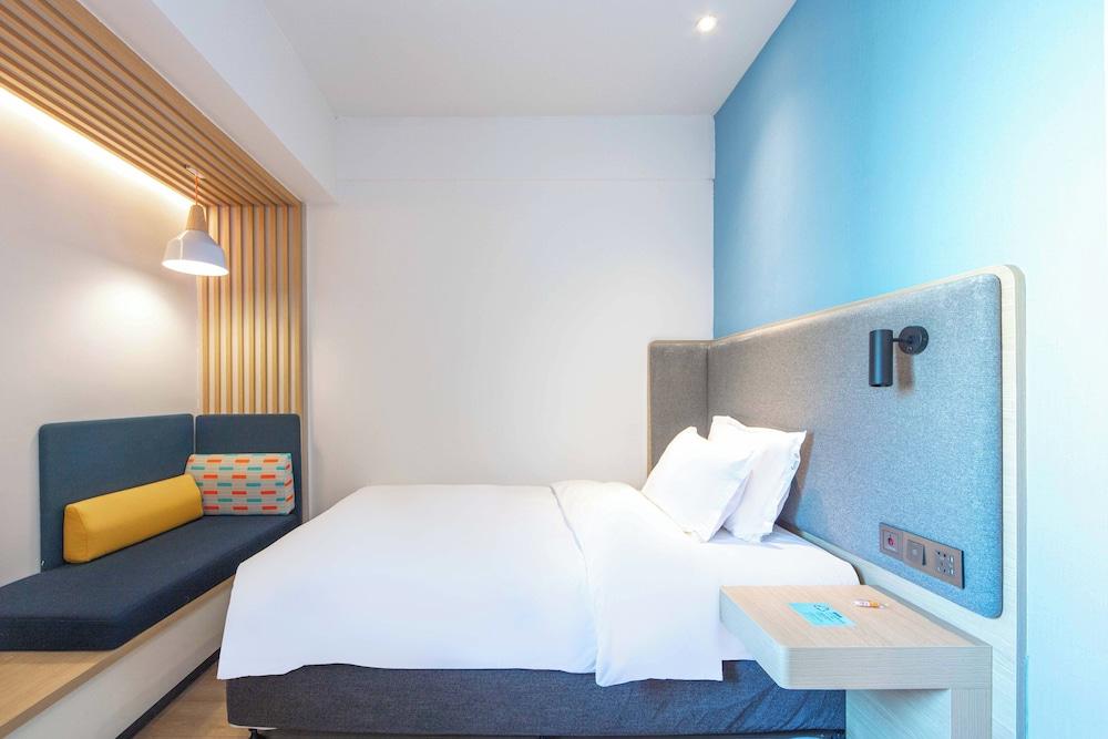 Holiday Inn Express Shanghai Pudong Airport by IHG