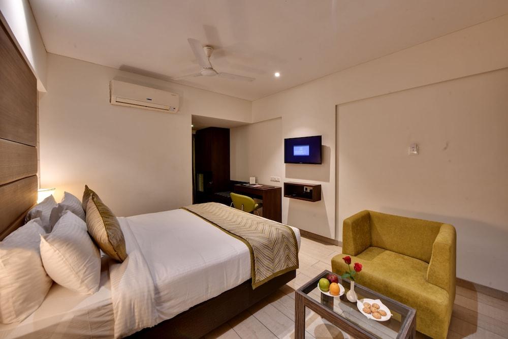 Click Hotel Vadodara