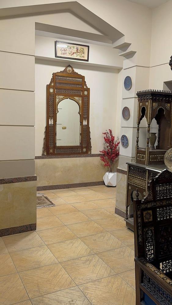 Osiris pyramids view inn