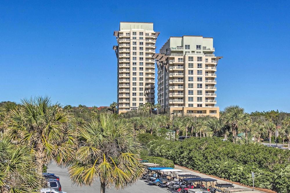 Studio w/ Pool Access - Walk to Miramar Beach!