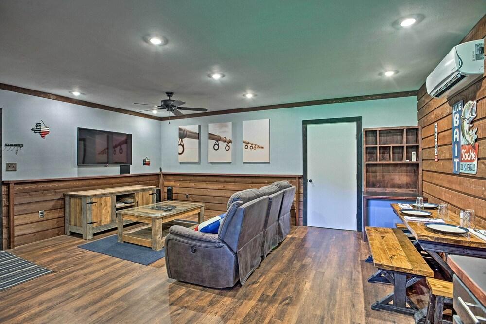 Charming Quitman Cabin < 2 Miles to Lake Fork