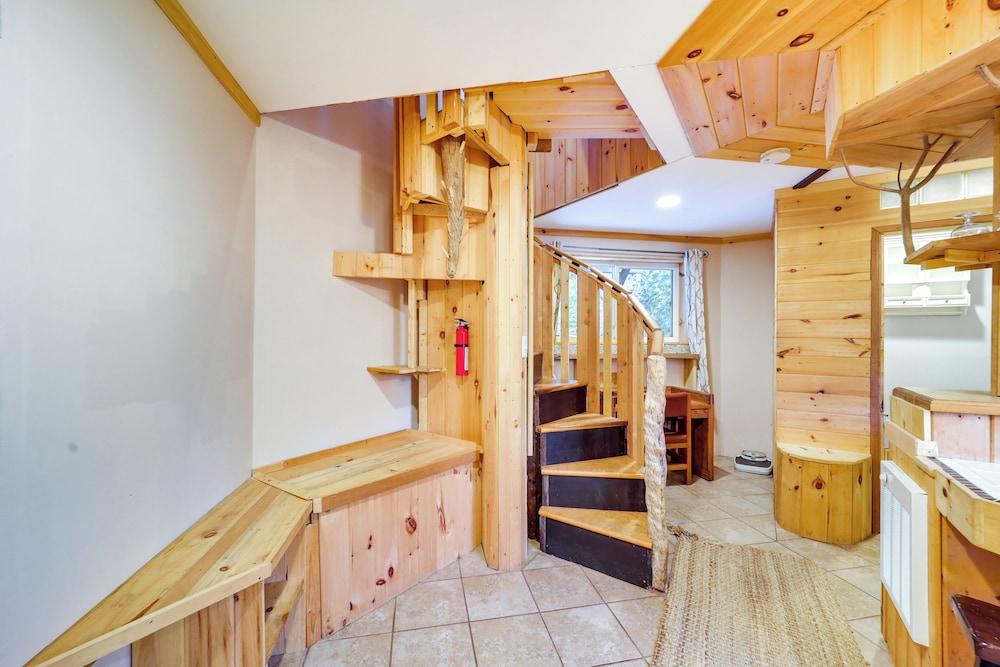 Unique West Jefferson Home w/ Fire Pit & Grill!