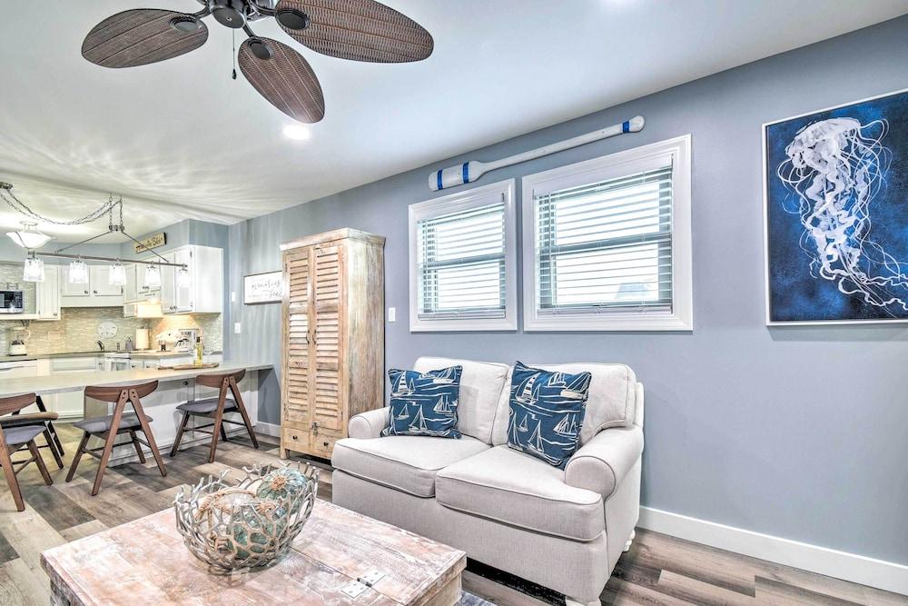 Walk to Beaches: North Myrtle Beach Condo!