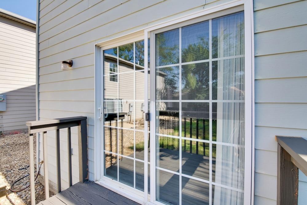 Cheerful Townhouse - Walk to Table Rock Lake!