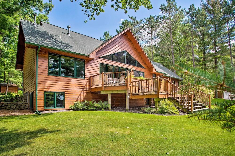 Private Retreat w/ Dock on Middle Eau Claire Lake!