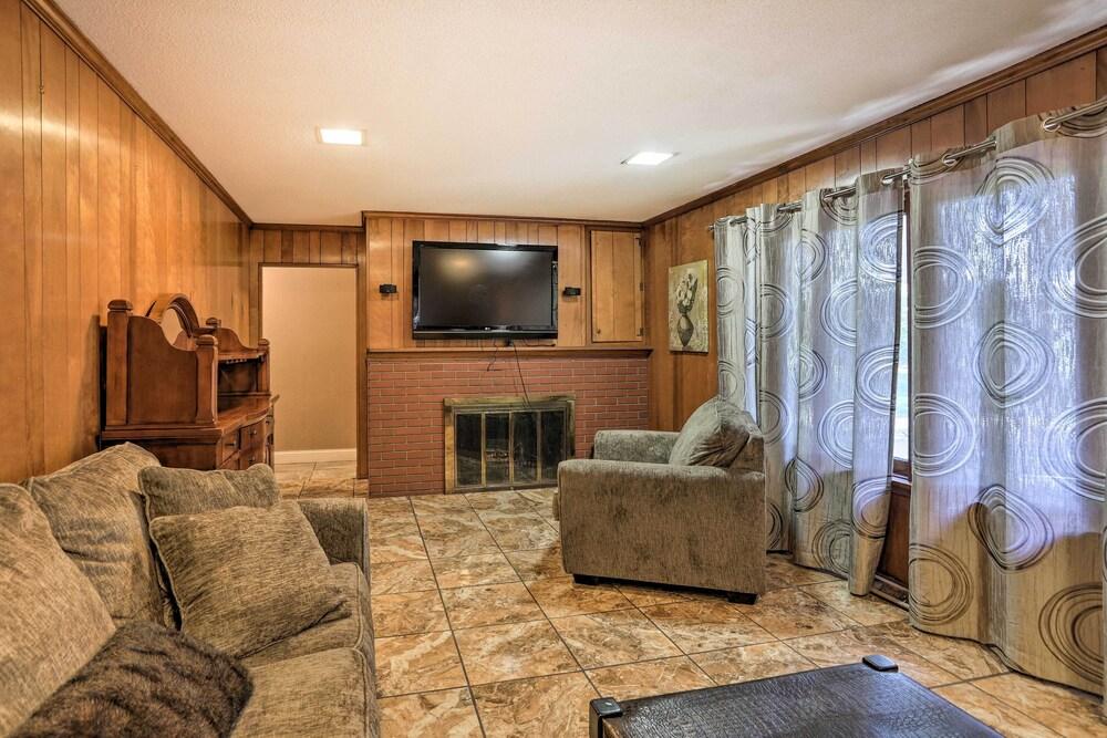 Toledo Home w/ Direct Golf Course Access!