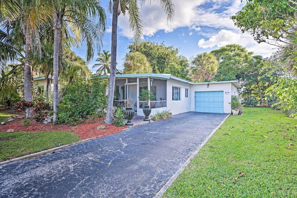 1 Block to Deerfield Beach: Studio w/ Fire Pit!