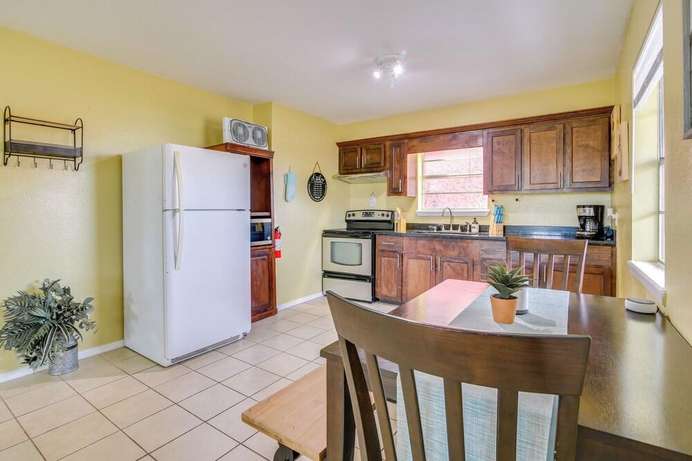 Classy San Benito Vacation Rental With Chiminea!