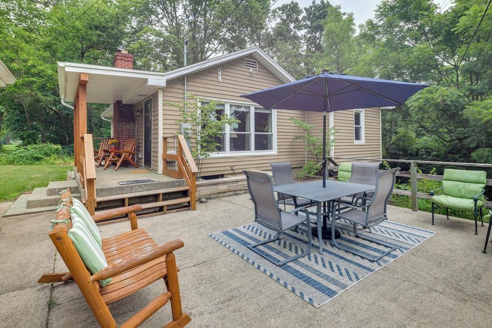 Waterfront Monticello Home w/ Fire Pit & Deck!
