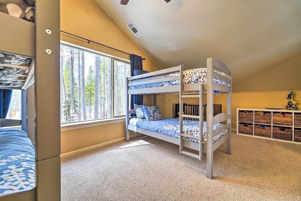 Great for Groups: Soda Springs Cabin w/ Deck!