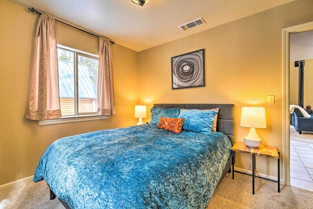 Great for Groups: Soda Springs Cabin w/ Deck!