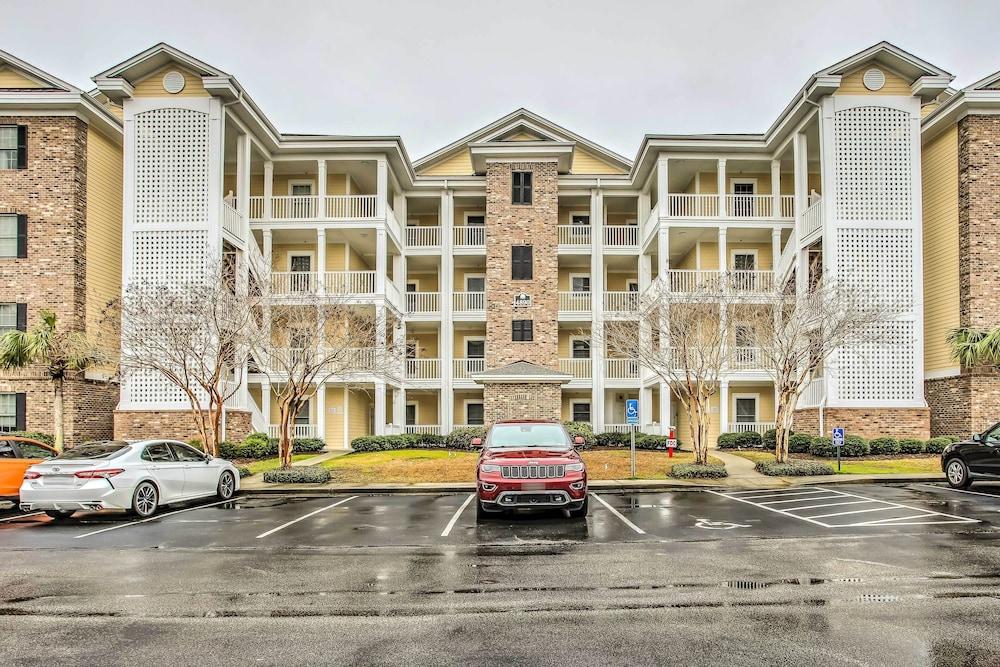 Myrtle Beach Condo: Pool & Golf Course Access