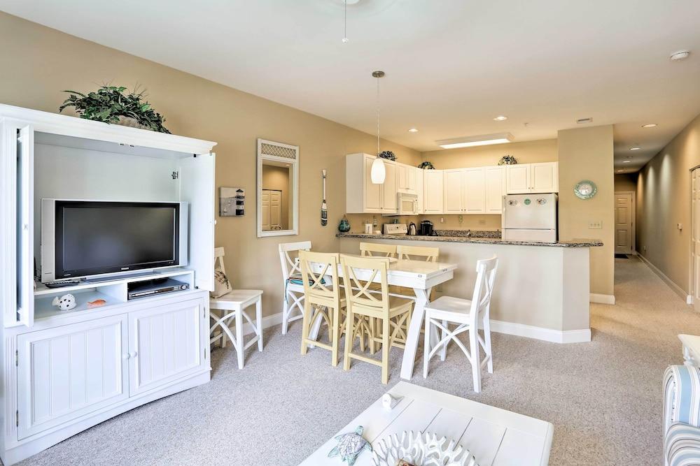 Relax by Pool & Golf: Chic Myrtle Beach Condo