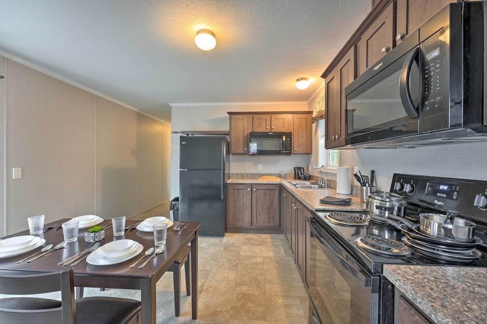 Cassopolis Cabin Close to Parks & Fishing!