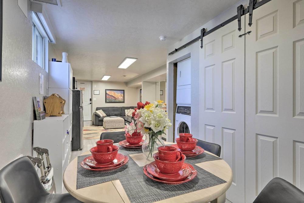 On-site Trails! Hot Tub Hideaway in Zion Area