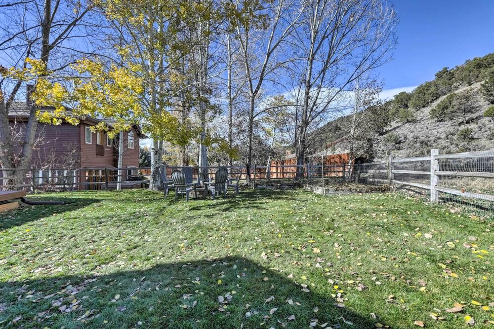 Cozy Carbondale Escape w/ Deck & Grill!