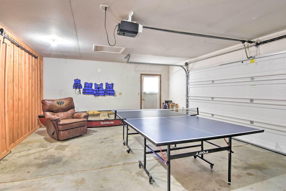 House w/ Private Deck on the Rock Creek Reservoir!