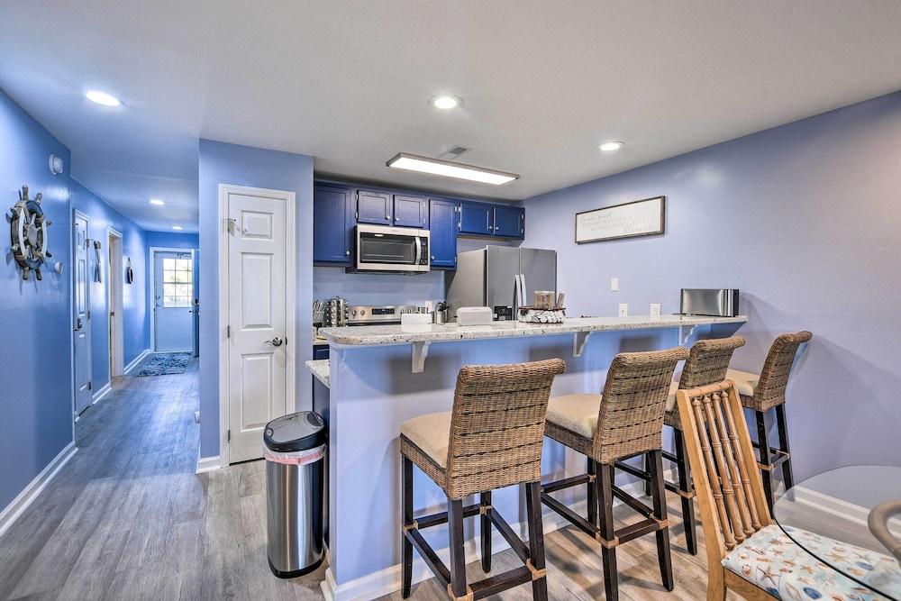 ~ 2 Mi to Cherry Grove Beach: Little River Condo