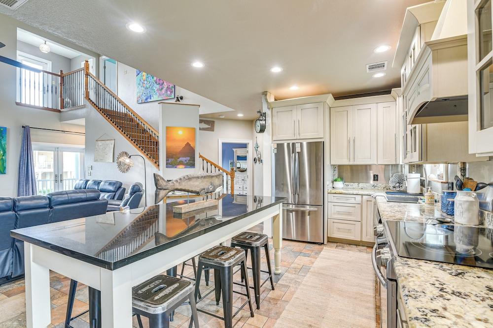 Steps From Gulf: Freeport Home w/ Water Views