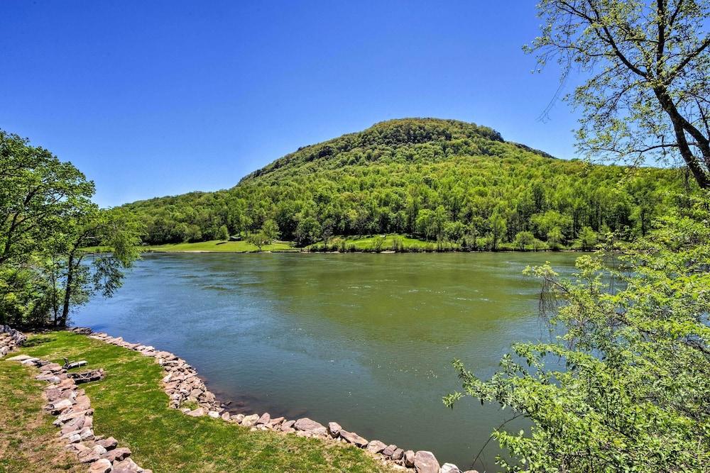 Cozy Cabin on Tenn River - 10 Mi to Chattanooga!