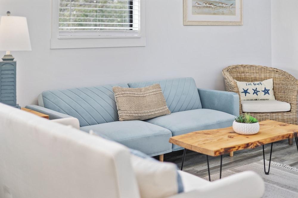 Walk to Crescent Beach: Updated Condo w/ Balcony