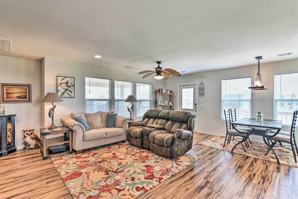 'just Lei'n Low' Home - Walk to Crystal Beach