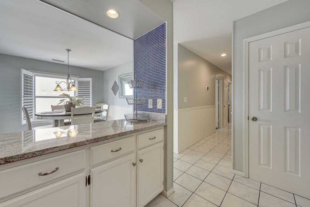 Walk to Beach: Sunny Seaside Condo w/ View!