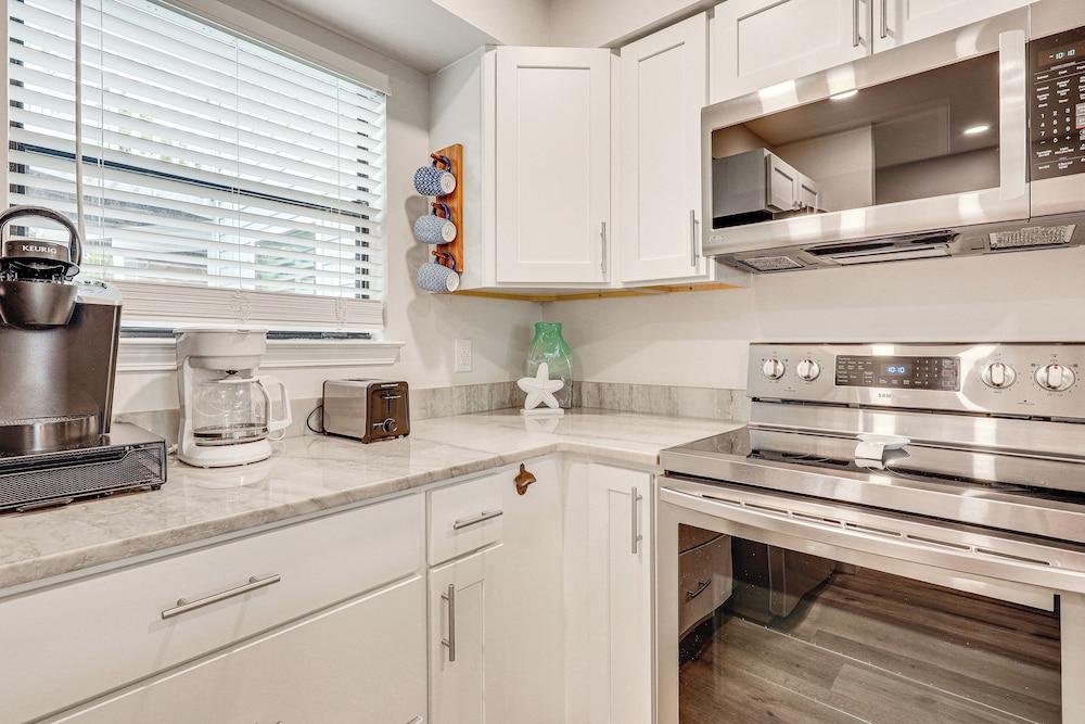 Orange Beach Condo w/ Shared Pool & Views!