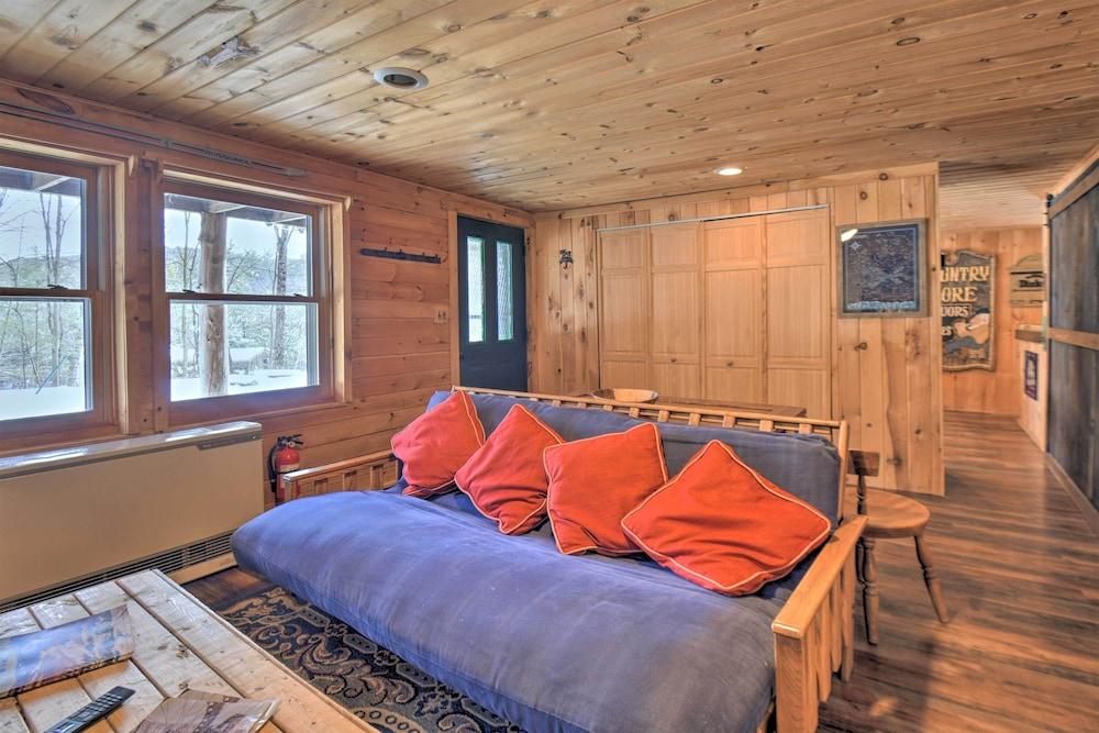 Rustic Madison 'treehouse' Cabin With Game Room!