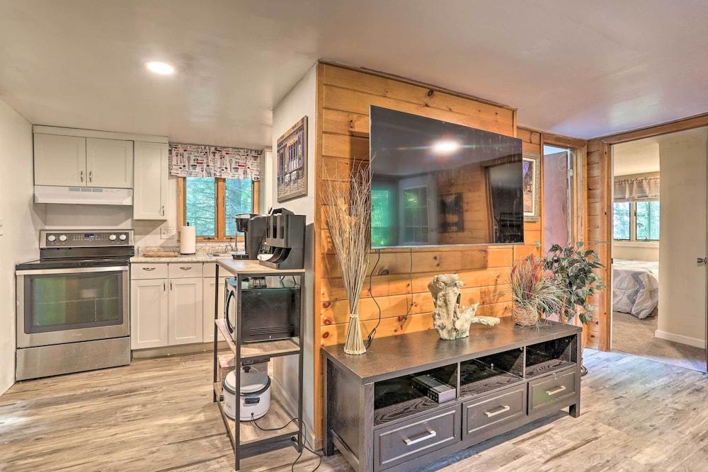 North Arrowhead Lake Cabin w/ Deck, Pets Welcome!