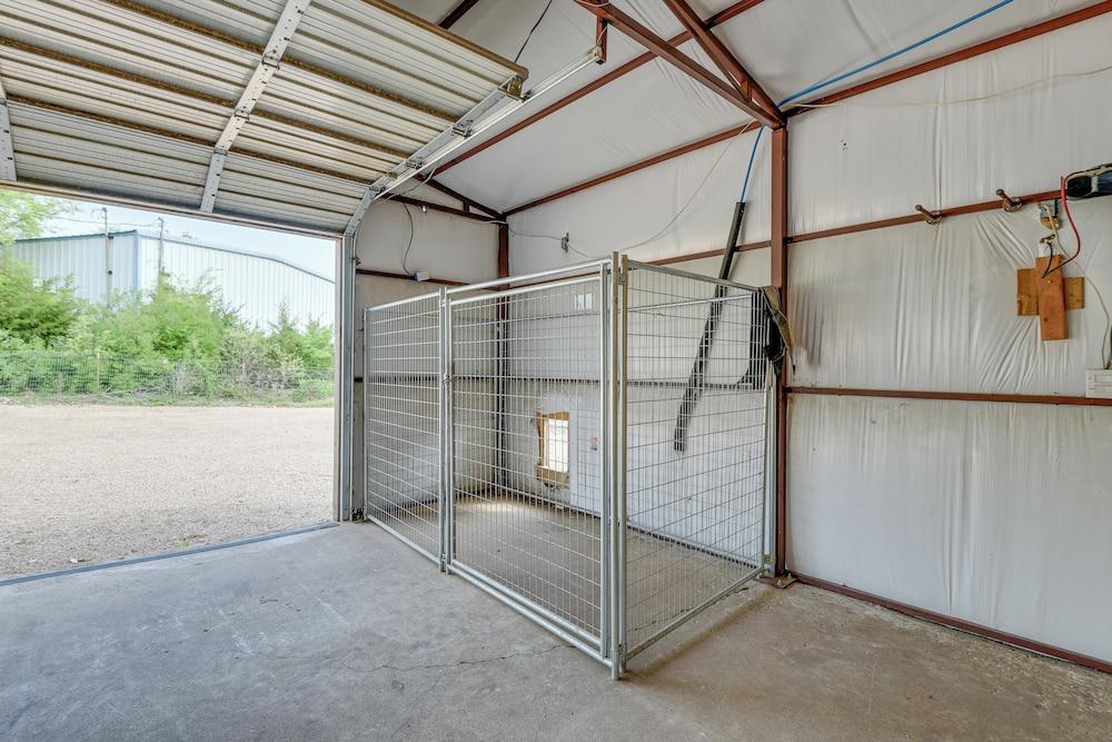 Dog-friendly Home w/ Yard & Fire Pit in Midlothian