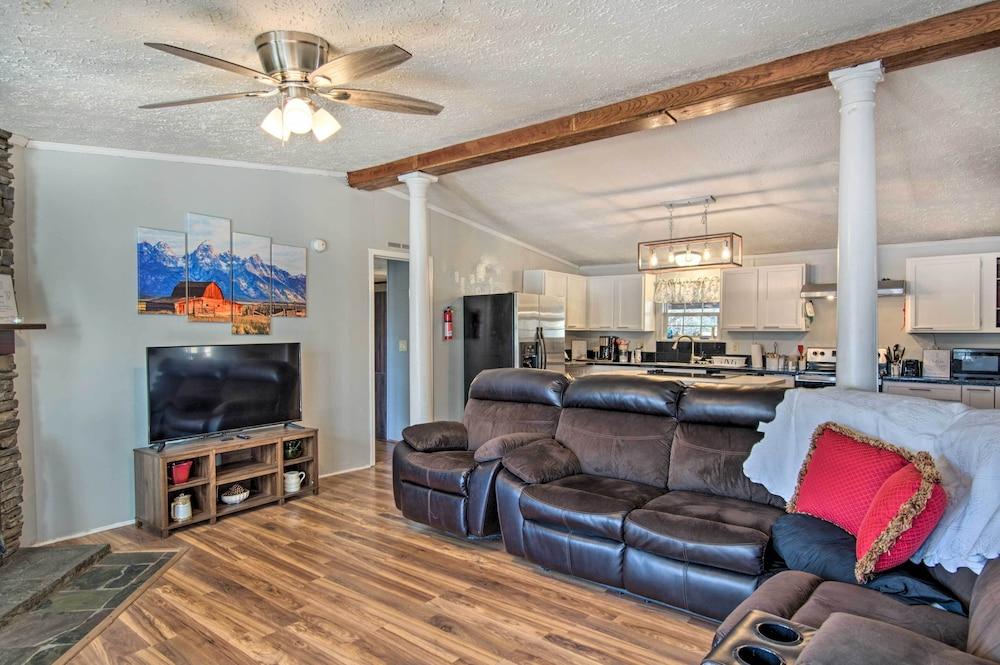 Game Room & Views: Lakefront Shelby Home!