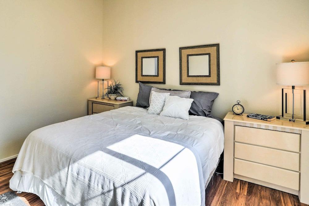 Steps to Pool & Spa: Palm Desert Condo