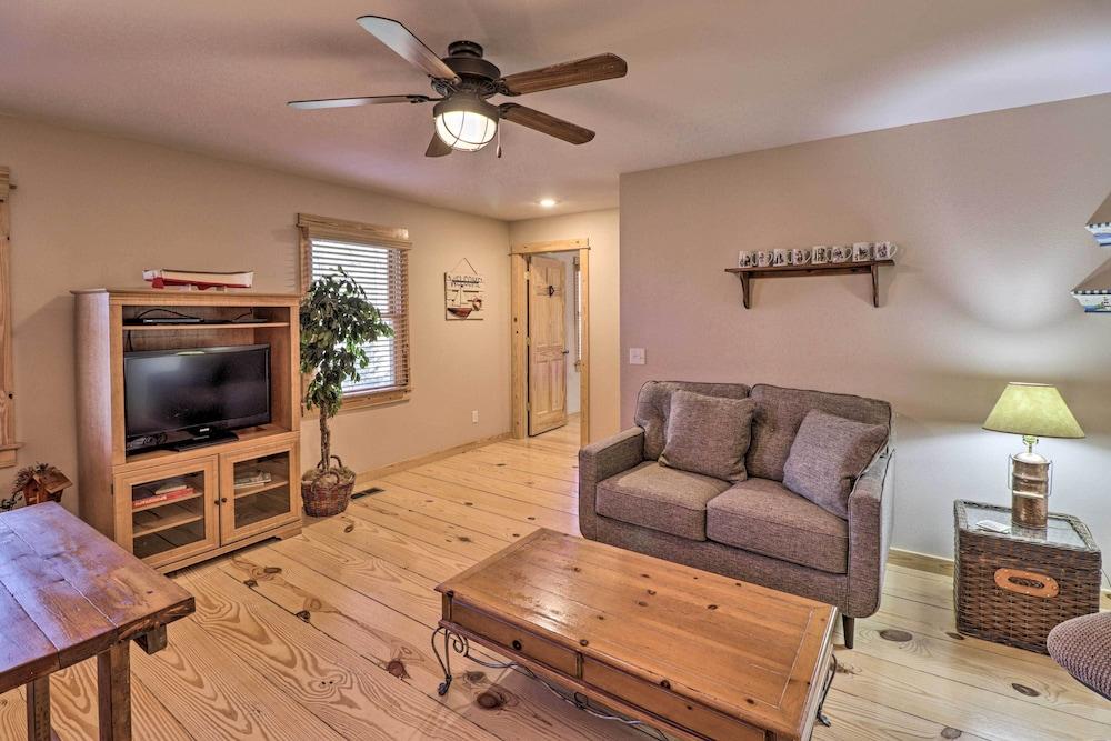 The Captains Quarters in Rogers w/ Covered Porch!