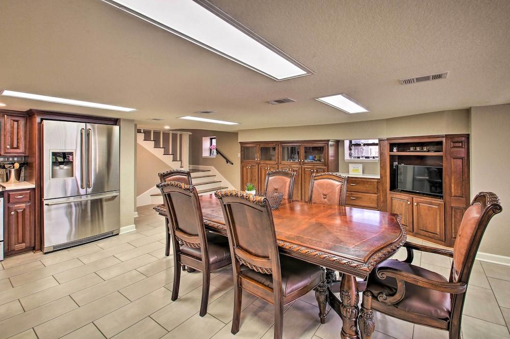 Lakefront Gem w/ Docks in Hot Springs!