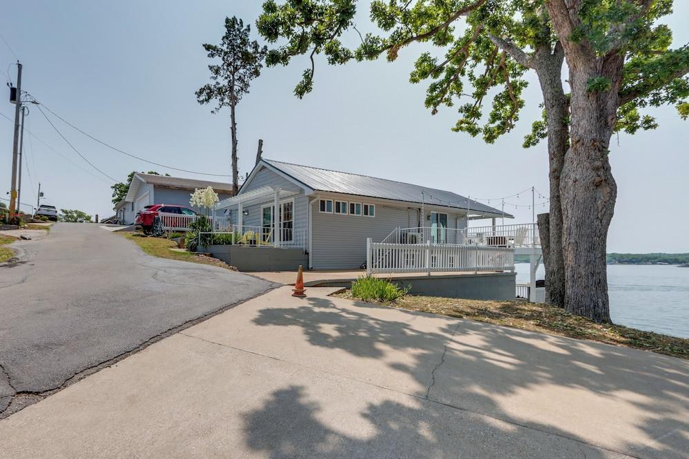 'cliff View Haven' Rocky Mount Gem w/ Deck!