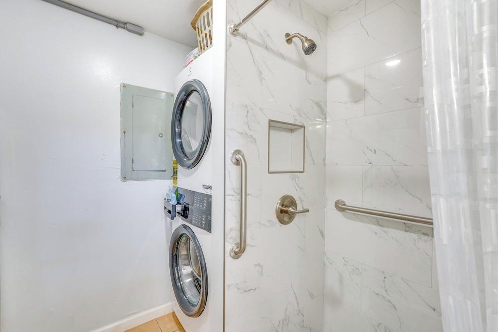 PCB Escape w/ Pool & Beach Access, Beach Chairs!