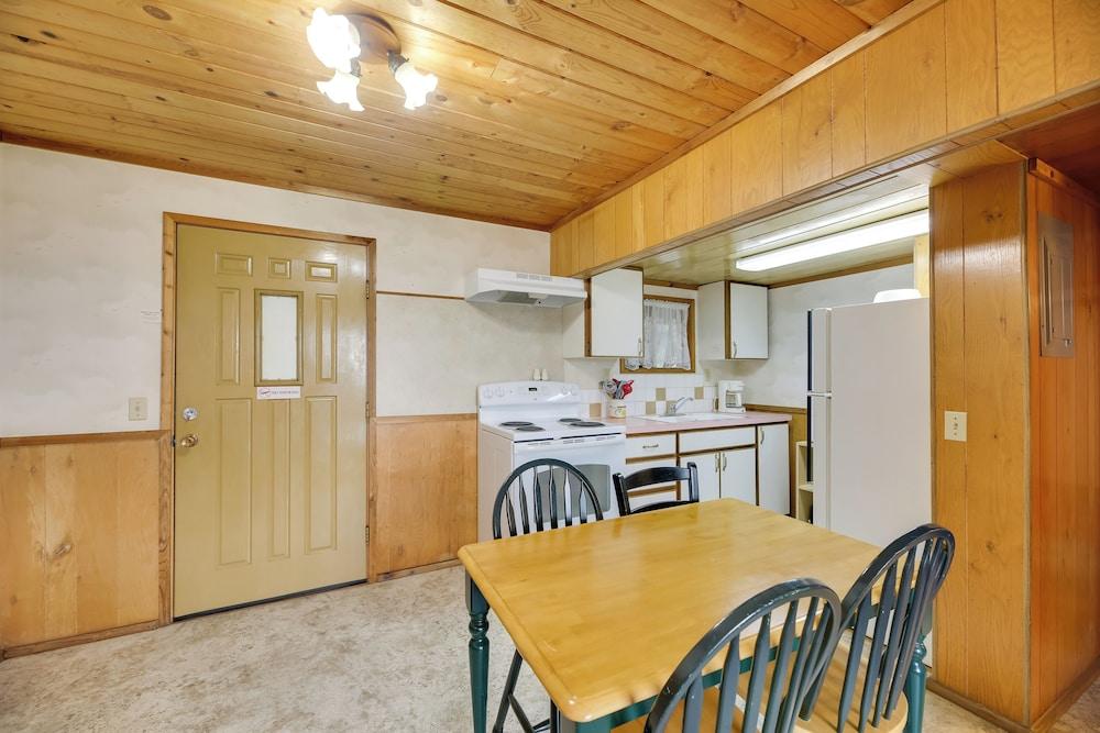 Sanderling Sea Cottages, Unit 1 With Deck!