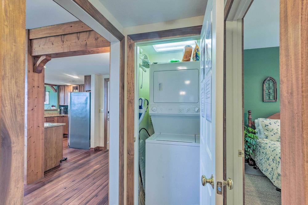 Pets Welcome: Quaint Blue Ridge Mountain Getaway!