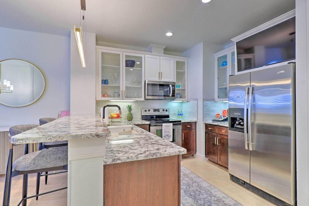 Lake LBJ Condo w/ Balcony & Shared Boat Docks