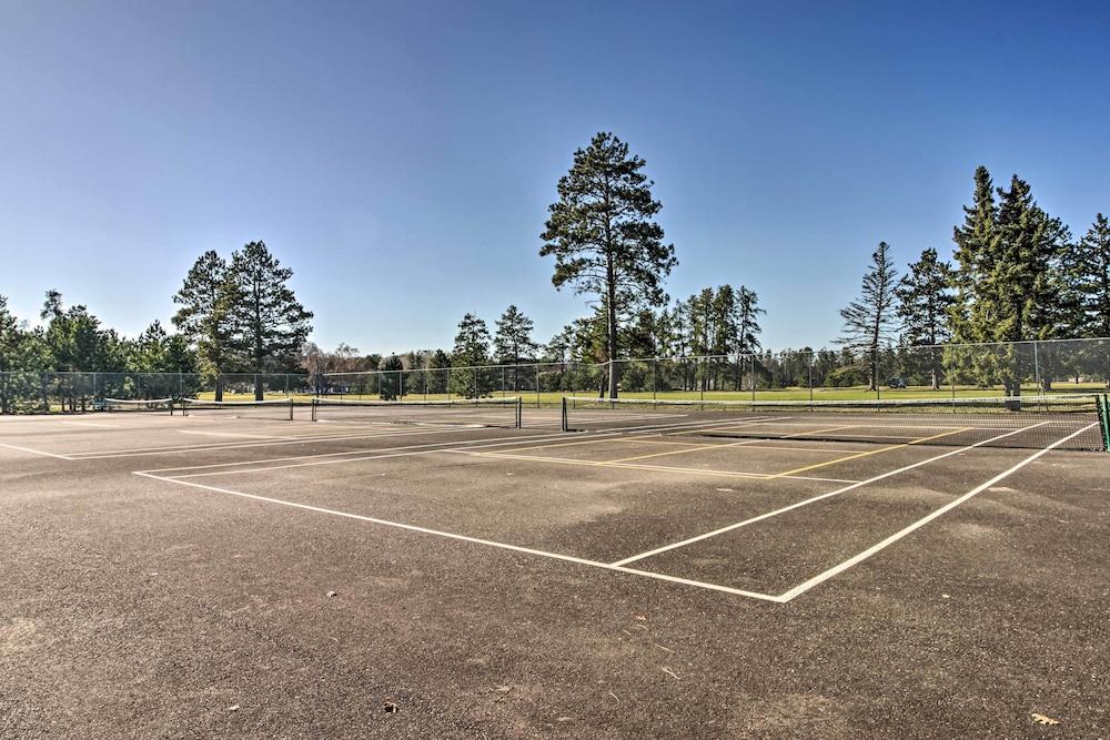 1 Mi to Beach & Lake: Breezy Point Cabin w/ Yard!