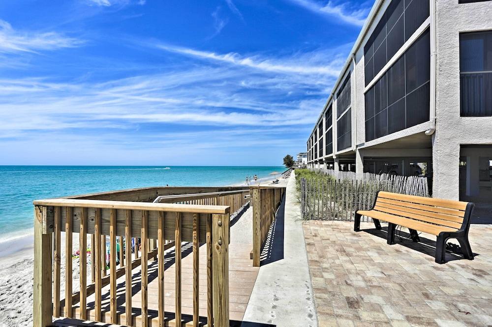Beachfront Englewood Condo w/ Community Pool!