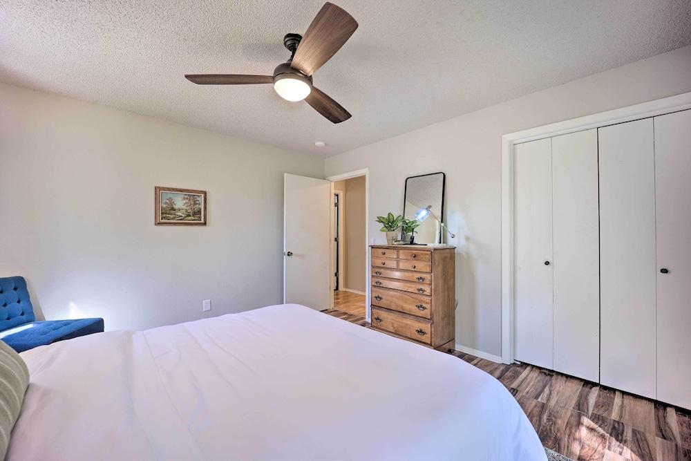 Dog-friendly Bella Vista Home w/ Grill + Deck