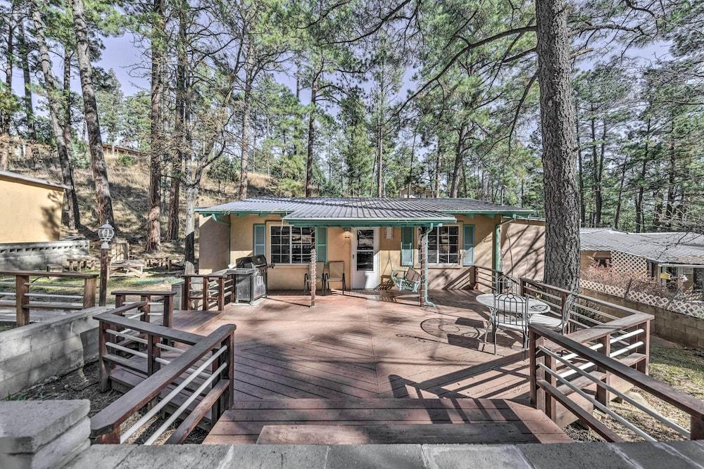 Ruidoso Cabin w/ Grill - Near Grindstone Lake!